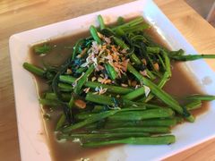 -J Daeng Seafood