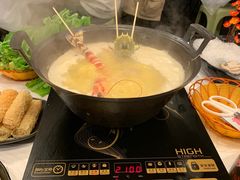 -鲜入围煮花胶鸡海鲜火锅