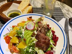 烤牛肉彩虹时蔬沙拉-at cafe 意大利餐厅(集美店)