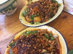 -拈签一笑黄牛肉辣卤串串