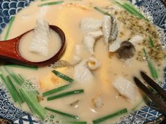 -荣家黄鱼面(前滩太古里店)