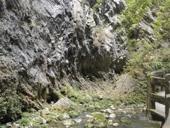 -龙水峡地缝景区