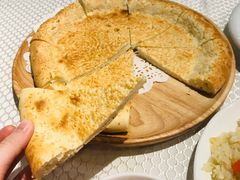 馕坑芝麻馕-巴扎美食·新疆菜·西域歌舞表演餐厅(新疆大厦店)