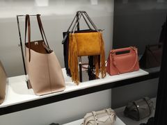 -GIVENCHY(佛罗伦萨小镇奥莱店)