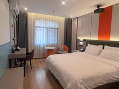 -轻住·仰望未来酒店(南昌八一广场店)