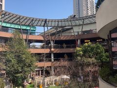 -瑞虹新天地月亮湾