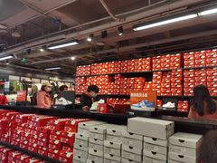 -NIKE上海青浦换季优惠店