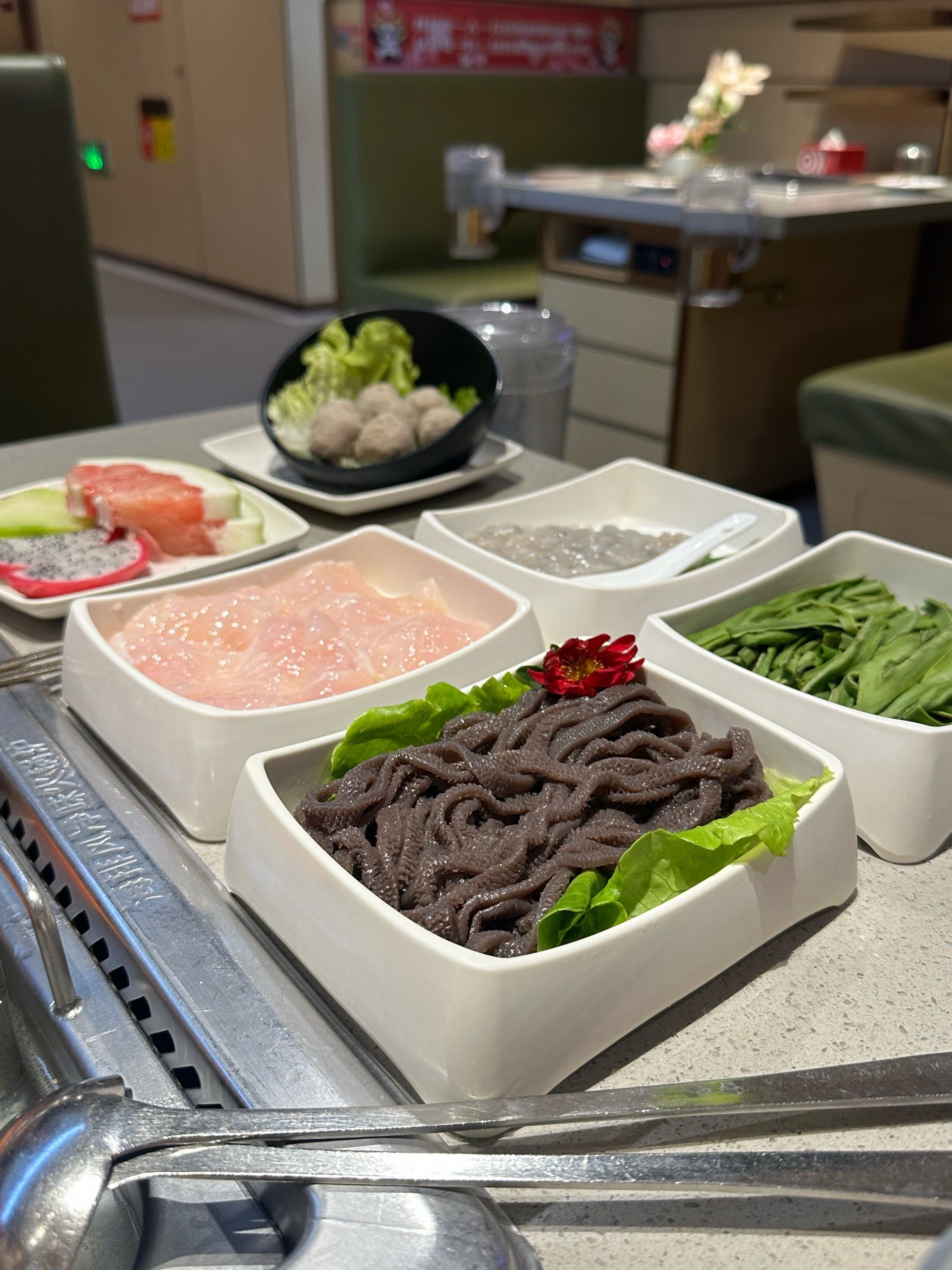 海底捞火锅 菜品非常新鲜 特别是服务