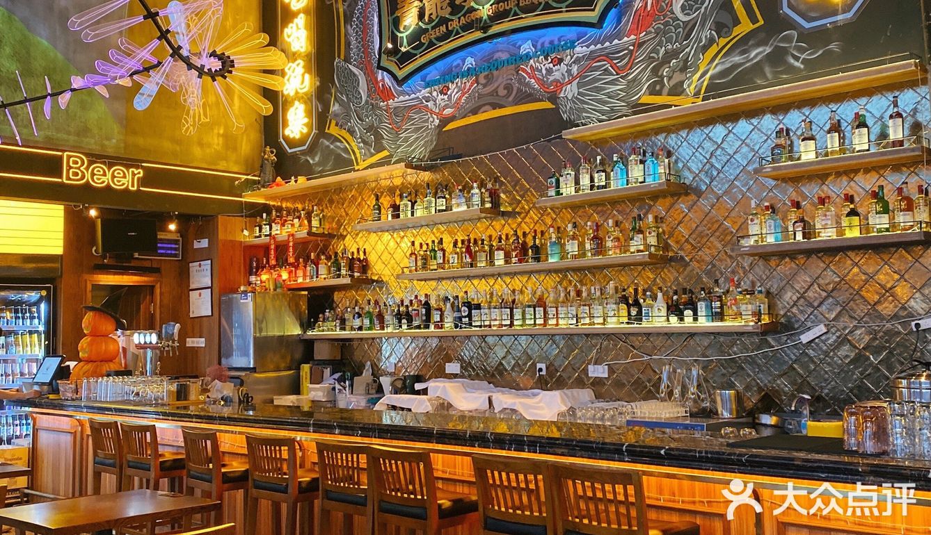 “江湖”味儿国潮风烧烤酒场