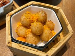 蛋黄脆皮汤团-蜜桃餐厅·伴山(湖滨商业街店)