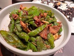 辣椒炒肉-罗氏十三活虾餐厅(光谷K11购物艺术中心店)