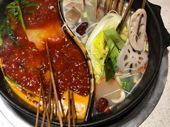 鸳鸯红汤-钢管厂歆瑞源油卤串串香(春熙路太古里店)