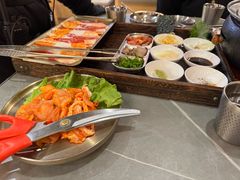 -围炉肉舍•炭烤活鳗•丹东海鲜烤肉(步行街店)