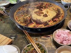 -渝嘴小老弟老火锅(华新村店)