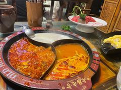 -老房老舍重庆火锅(假日城市店)