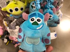 -名创优品(北京新中关购物中心地铁层店)