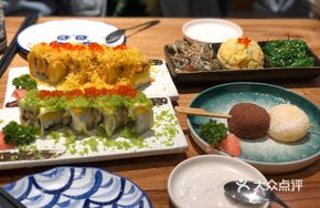 Momotaro Signature Crab Roe Sushi Roll