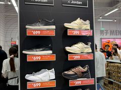 -NIKE上海青浦换季优惠店