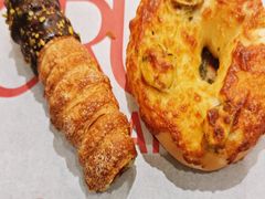 -HOT CRUSH趁热集合·现烤面包(上海环球港店)