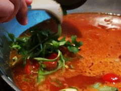 -野山舂·贵州现舂酸汤火锅(鸿通城店)