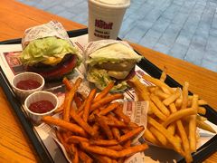 -The Habit Burger Grill 哈比特汉堡(复兴soho店)