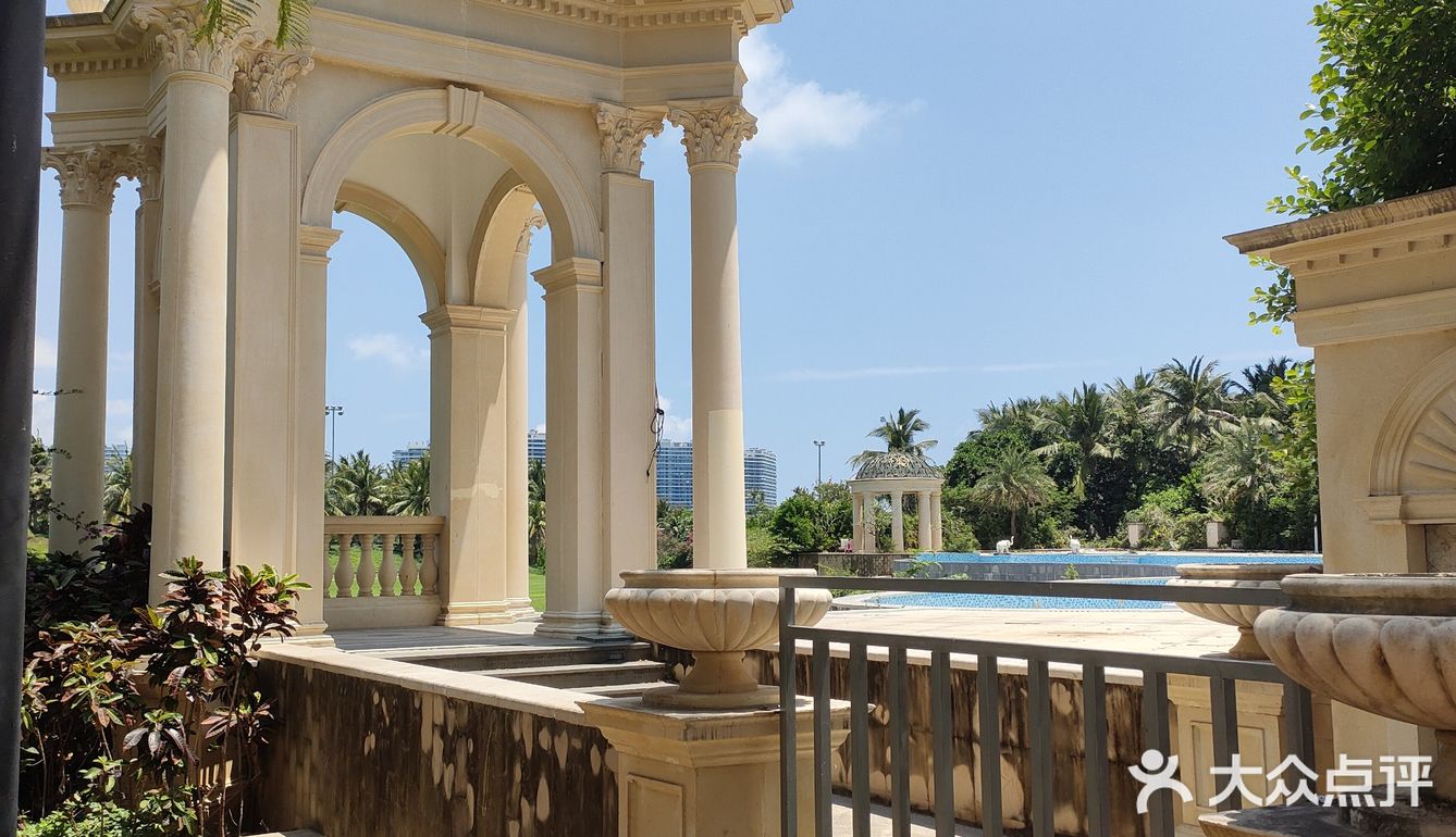 半山半岛吉庆广场