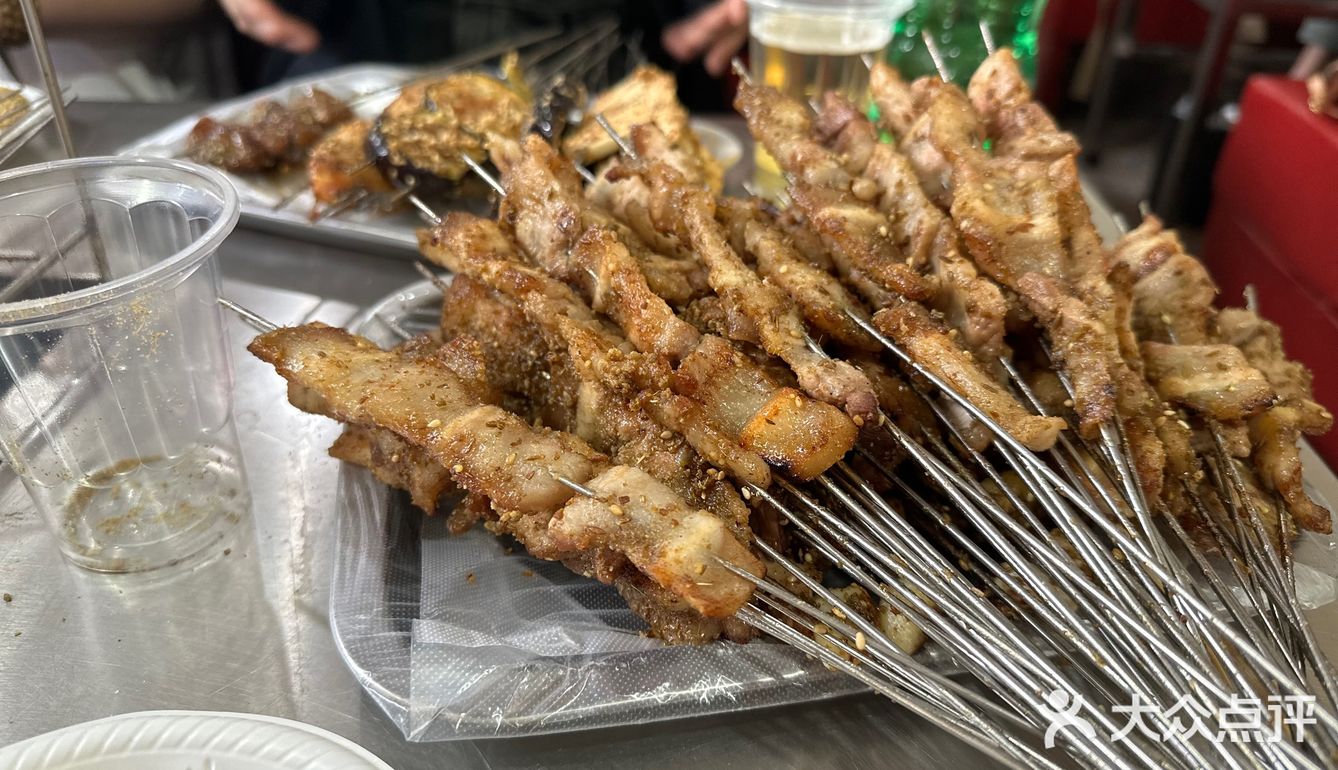 八大局早市旁边吴氏烧烤冲鸭