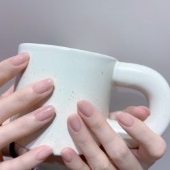 -花岐款式专研健康美甲沙龙