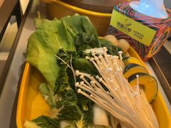 -润园四季椰子鸡火锅(卓越INTOWN店)
