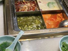 -巴渝瓦肆重庆鲜火锅(宝龙环湖店)