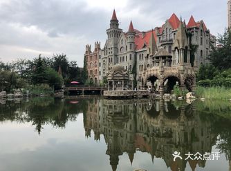 逛一逛也是享受啊……阴天的下午过去的，人不少