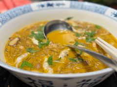酸菜蛏子烧豆面-洪福龙虾