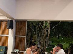 -Chom Cafe and Restaurant