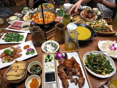 -老滇山寨•云南特色菜•地方菜•民族风情歌舞表演(金碧店)