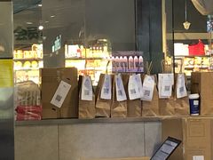 -luckin coffee瑞幸咖啡(绿地凤起店)