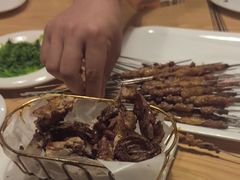 -三个大叔烤羊肉串·歌手驻唱·碳烤鲜肉(西三旗店)