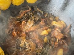 地锅炖公鸡-缘福乡村铁锅炖民宿(八达岭店)