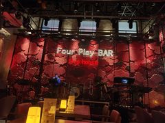-FOUR PLAY BAR