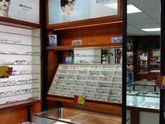 -提一眼镜·蔡司·依视路(小寨店)
