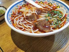 -鑫花溪牛肉米粉(人民广场店)