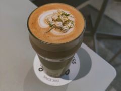 栀子花梨香拿铁-Seesaw Coffee(上生新所店)