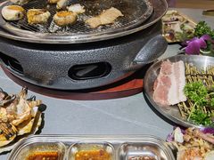 -围炉肉舍•炭烤活鳗•丹东海鲜烤肉(步行街店)