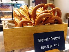 碱水面包-WHEAT&BAKER-麥(凯德来福士店)