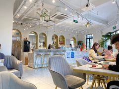 -Fridi Patisserie Cafe