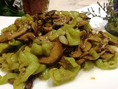 -蔼若春.传承三十年云南菜(金碧公园店)