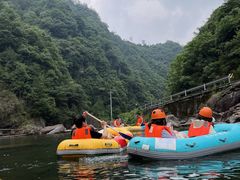 -安吉龙王山峡谷漂流
