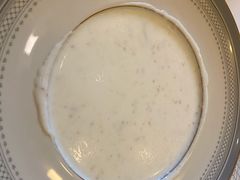 奶油松茸蘑菇汤-莫斯科餐厅