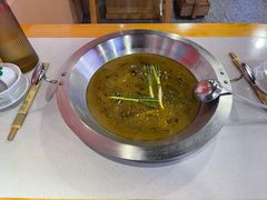 -懒猫鱼·稻田蛙·芋儿鸡火锅(成都东站店)