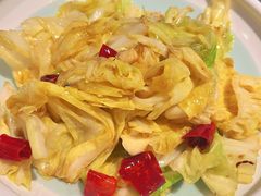 蒜香干椒炒手撕包菜-港丽餐厅(来福士店)