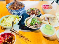 -大众跷脚牛肉馆·非遗传承单位(峨眉山店)